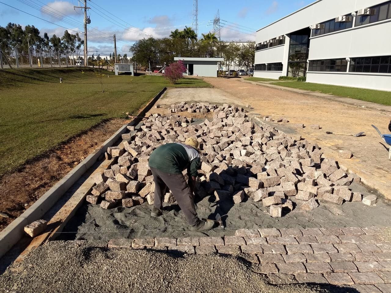 calçamento pedra paralelepipedo didi-pedras  